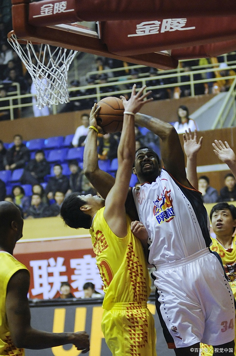 包含爱德华兹状态火爆，亚洲杯决赛对阵纽约尼克斯，纽约尼克斯力争逆转的词条